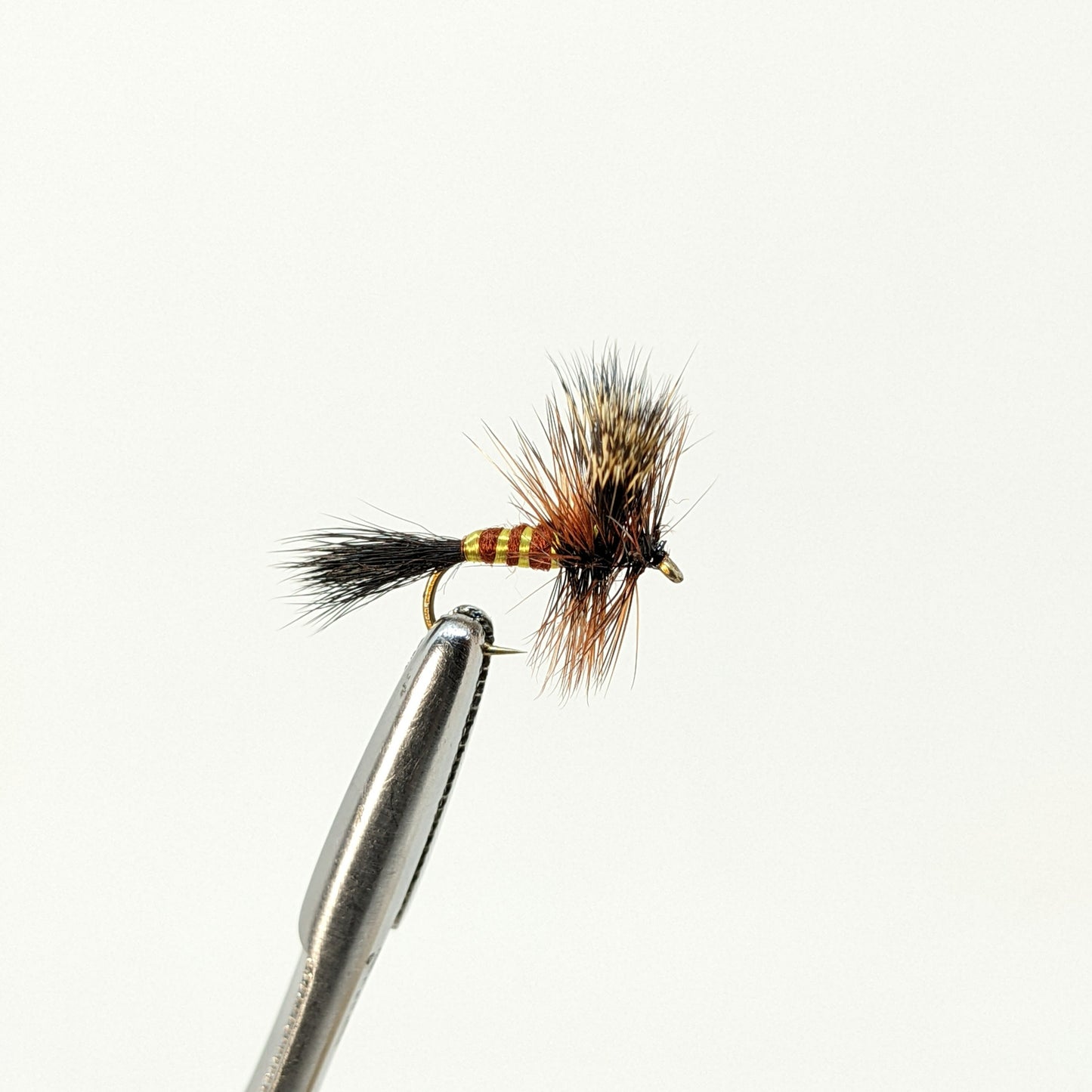 Brown Drake  Fly fishing fly. Dry, subsurface and nymph flies for anglers and fisherman. All the flies you need for sale online. Flies to buy online. Online fly fishing supplies. Catch fish with flies from Frontier Flies.