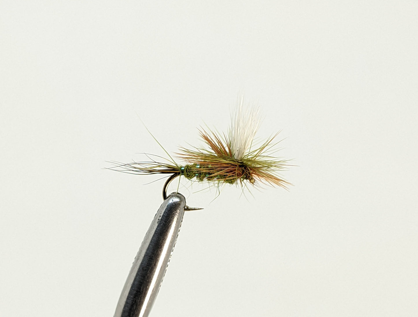 Green Drake Parachute  Fly fishing fly. Dry, subsurface and nymph flies for anglers and fisherman. All the flies you need for sale online. Flies to buy online. Online fly fishing supplies. Catch fish with flies from Frontier Flies.