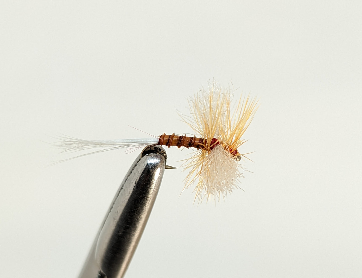 Mayfly Spinner Brown  Fly fishing fly. Dry, subsurface and nymph flies for anglers and fisherman. All the flies you need for sale online. Flies to buy online. Online fly fishing supplies. Catch fish with flies from Frontier Flies.